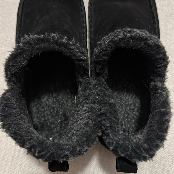 Minnetonka Pull On “Taren”Leather Booties-Sz 9-Black-Berber Lining - Picture 10 of 15